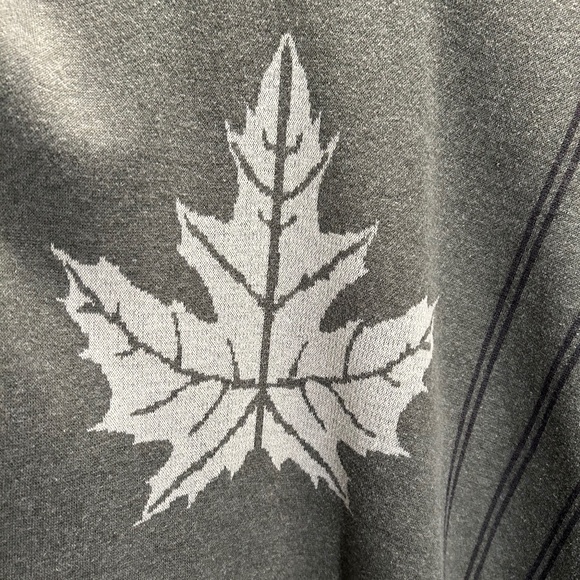 ROOTS Canada Poncho  - Grey Acrylic - Picture 7 of 7